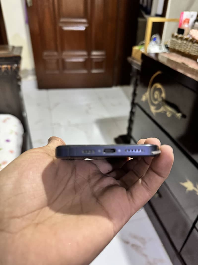 Apple iPhone 15 Pro Max JV 4