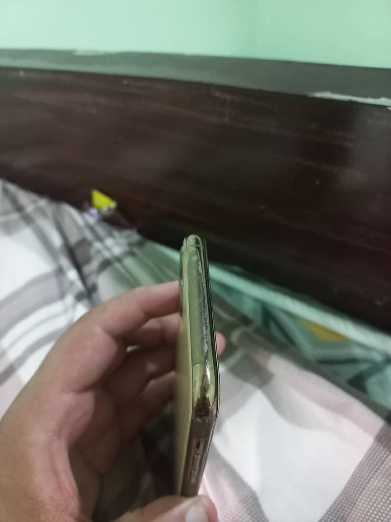 Apple iPhone 11 Pro Max read add 1