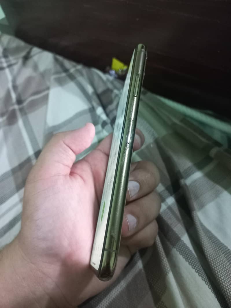 Apple iPhone 11 Pro Max read add 3