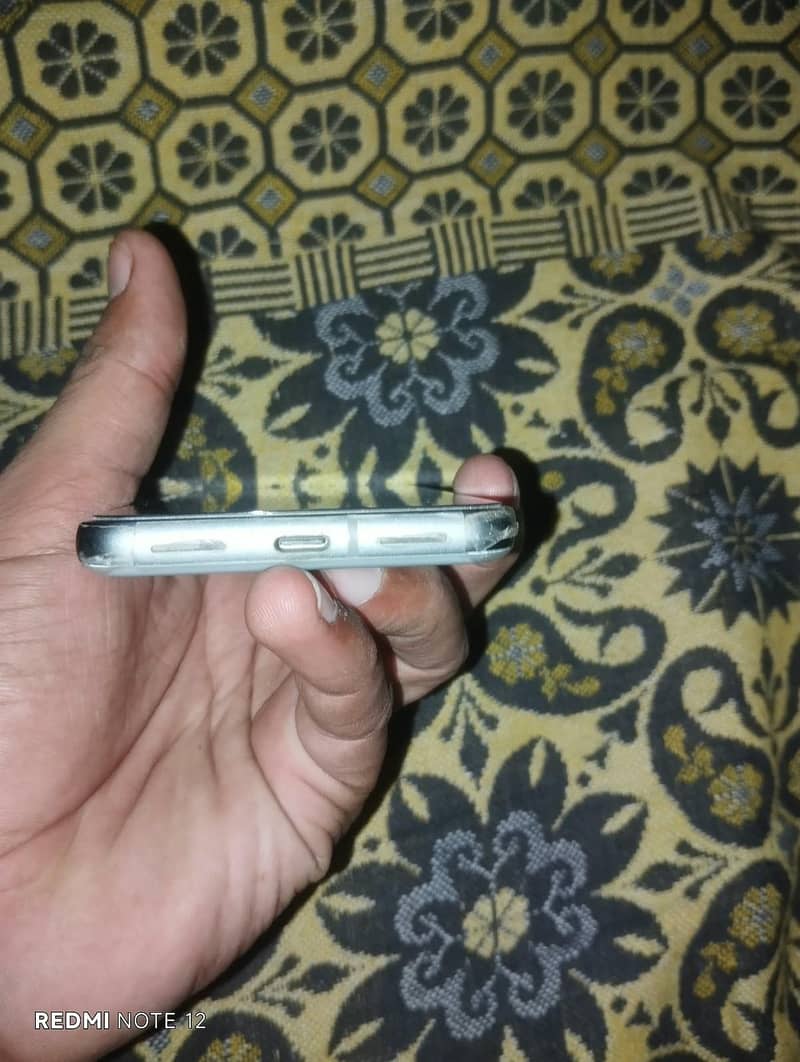 Google Pixel 8 3