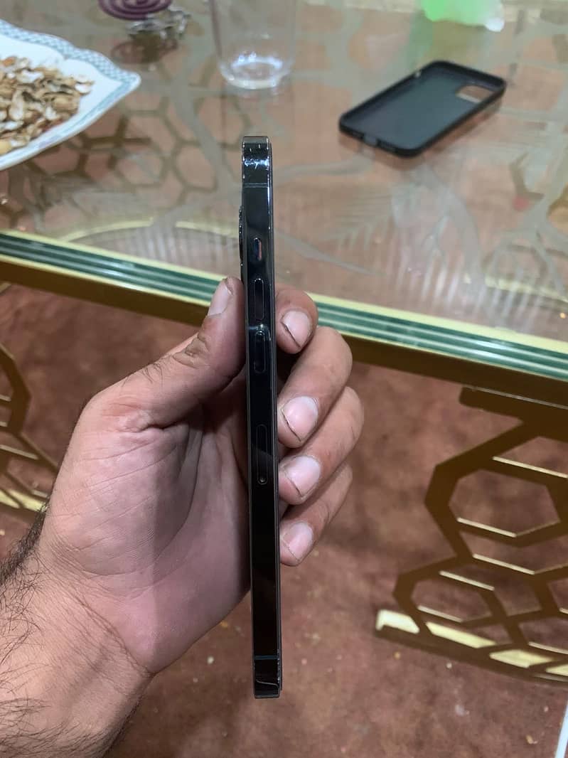 Apple iPhone 12 Pro Max 2