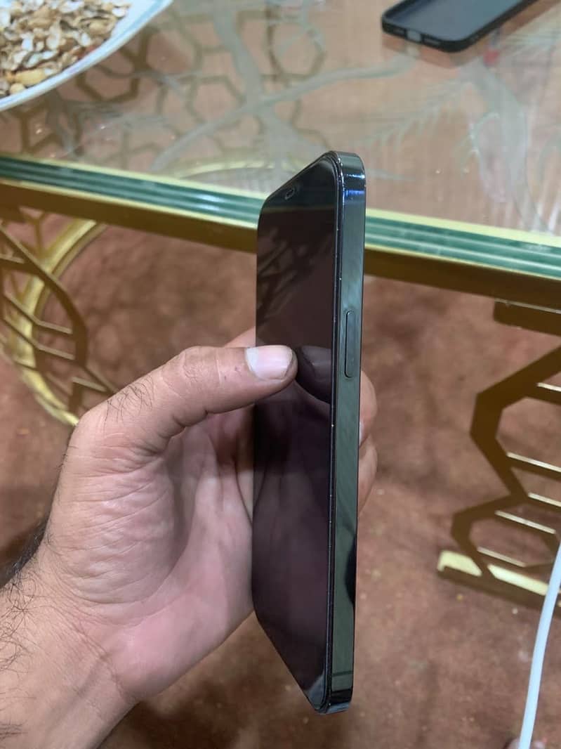 Apple iPhone 12 Pro Max 3