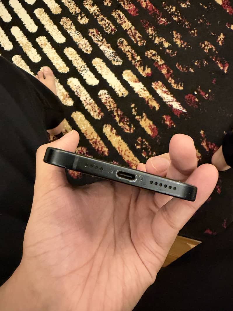 Apple iPhone 15 plus 0