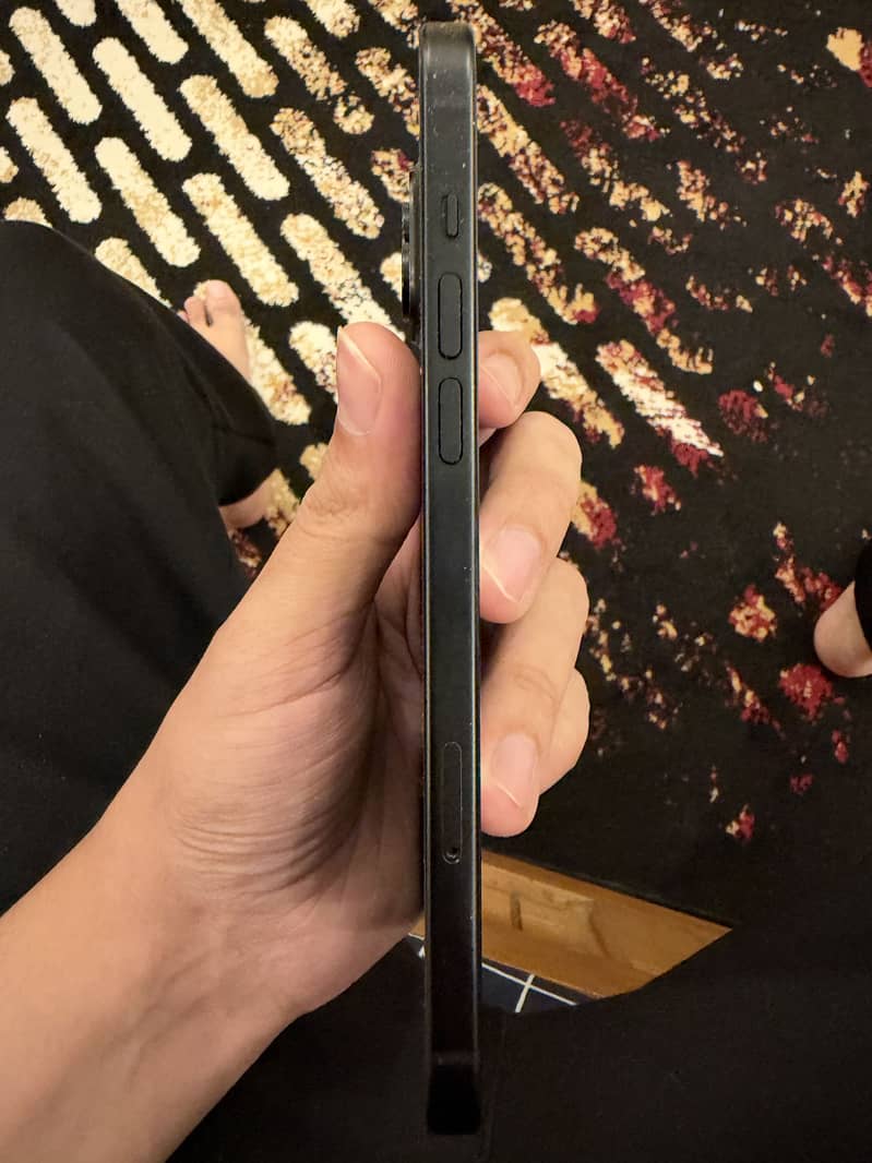 Apple iPhone 15 plus 3