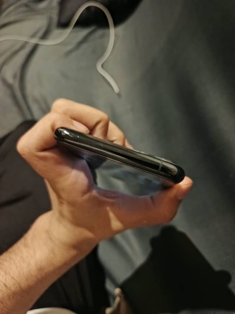 Apple iPhone 11 Pro Max 1
