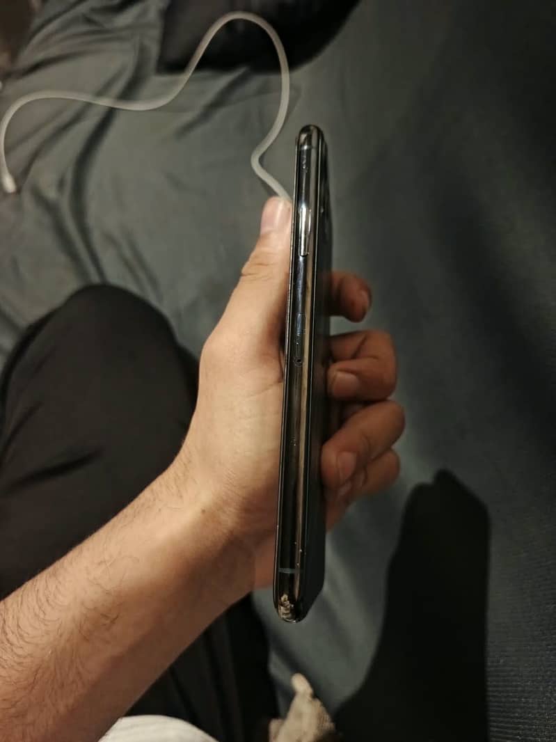 Apple iPhone 11 Pro Max 5