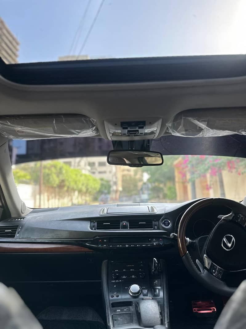 Lexus CT200h 2011 10