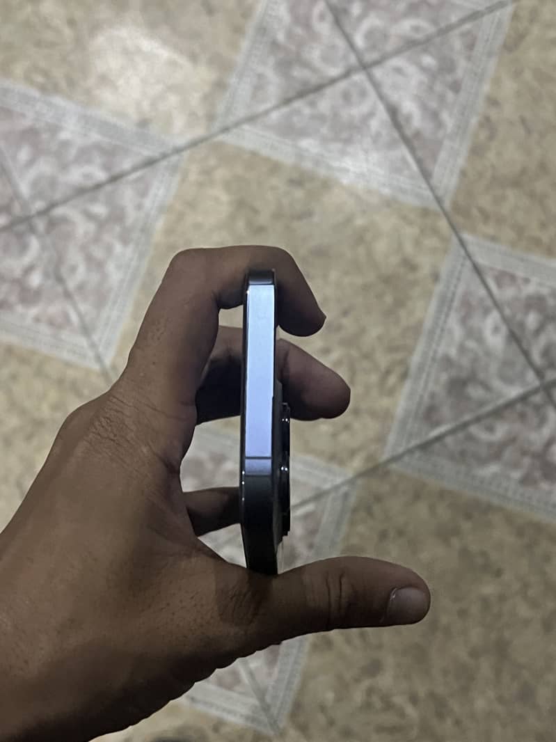 Apple iPhone 13 Pro 4