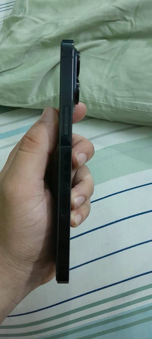 Apple iPhone 14 Pro Max 6