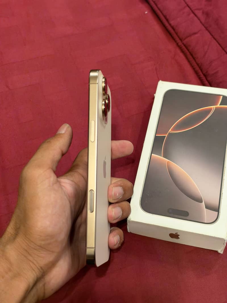 Apple iPhone 16 Pro Max 2