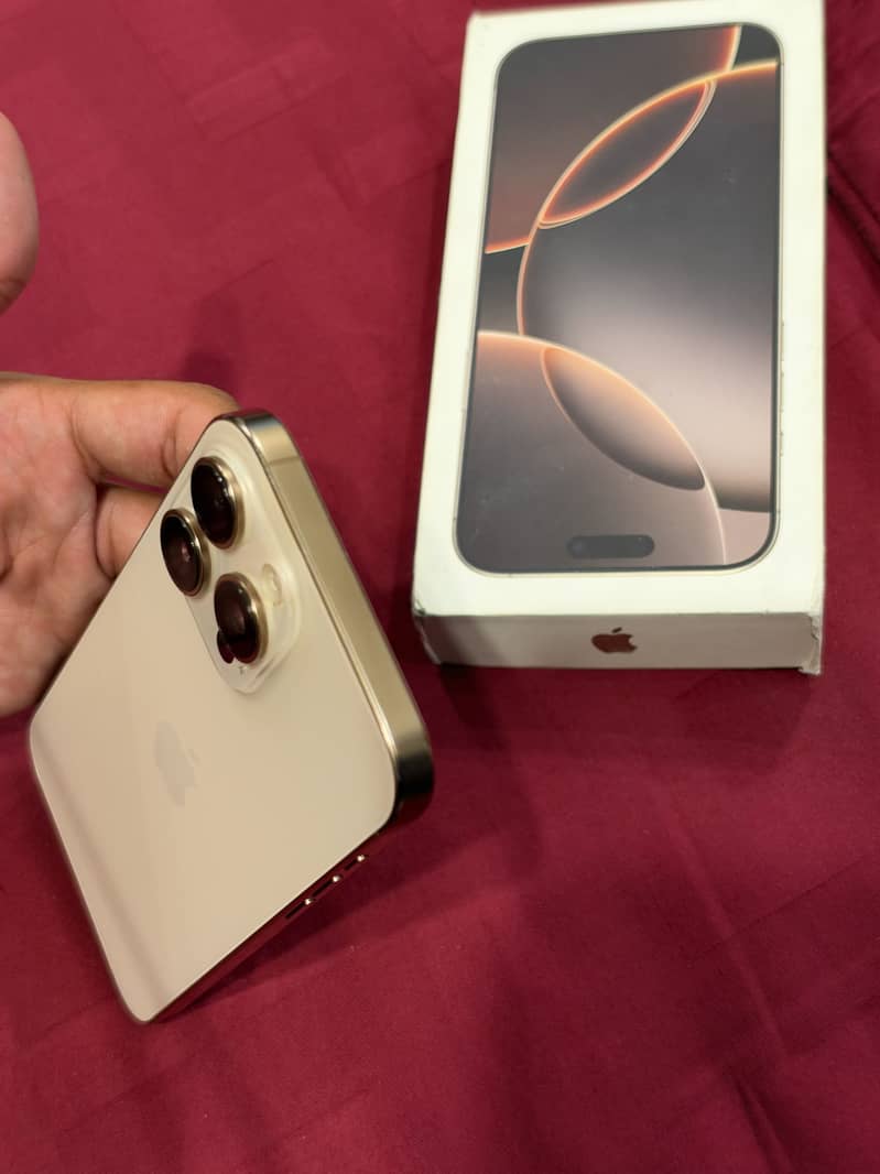 Apple iPhone 16 Pro Max 4