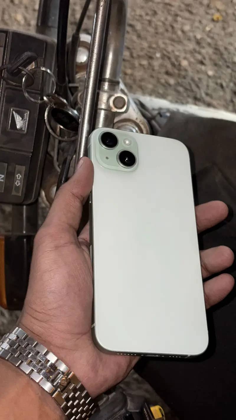 iPhone 15 Plus 2