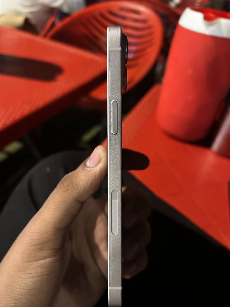 Apple iPhone 14 plus 3