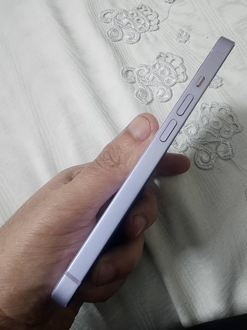 Apple iPhone 14 jv 4