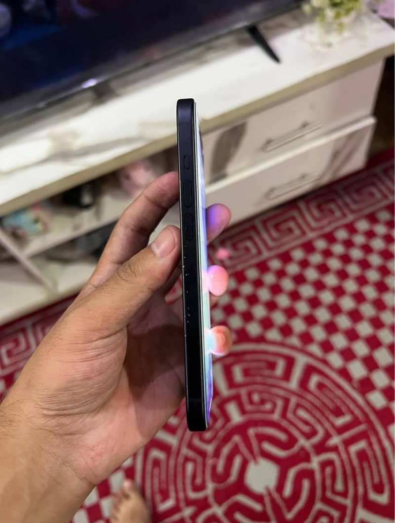 Apple iPhone 15 3