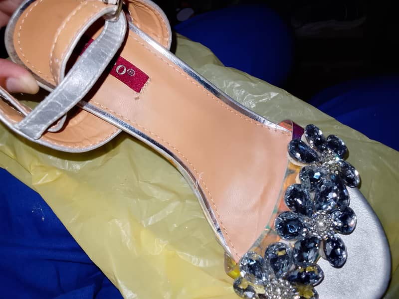 sandals 6