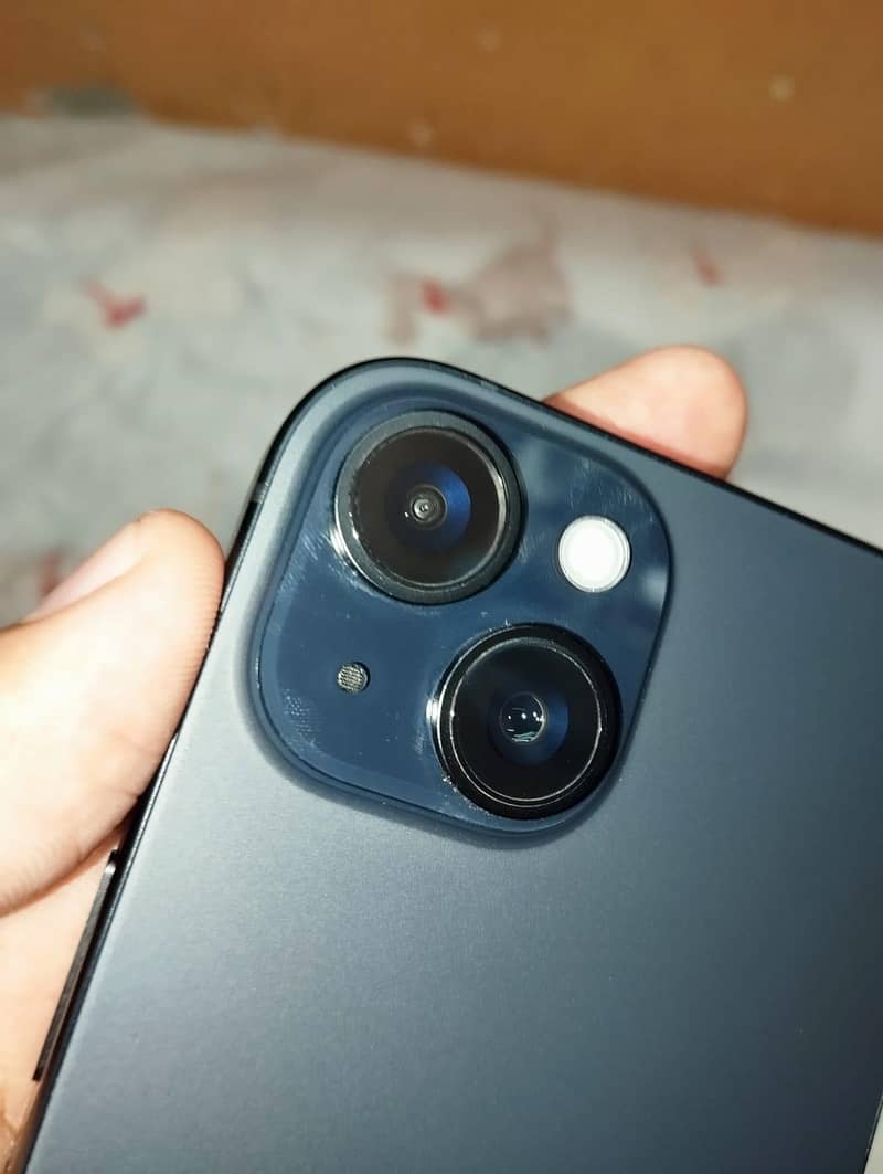 Apple iPhone 15 12