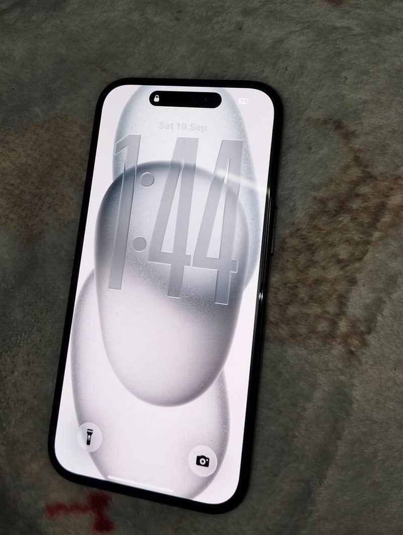 Apple iPhone 15 13