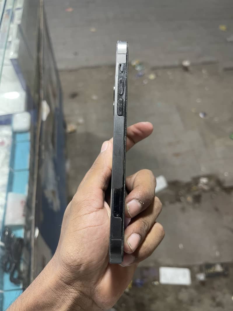 Apple iPhone 12 Pro 1