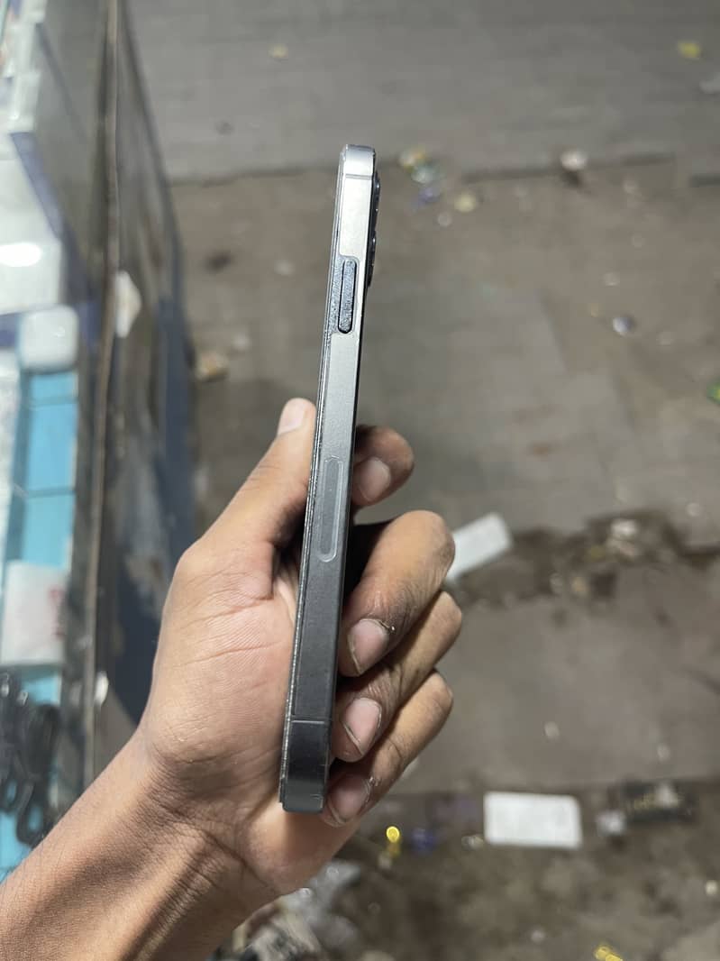 Apple iPhone 12 Pro 2