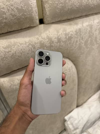 Apple iPhone 16 Pro Max