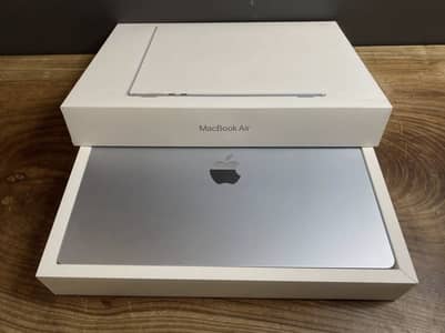 Macbook Air M4 15 inch sky blue