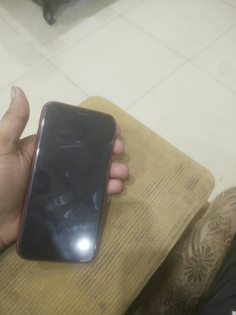 Apple iPhone 11 4