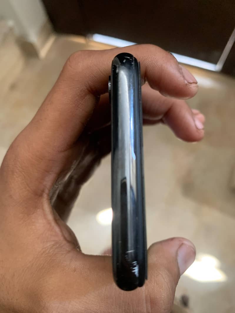Apple iPhone X 3