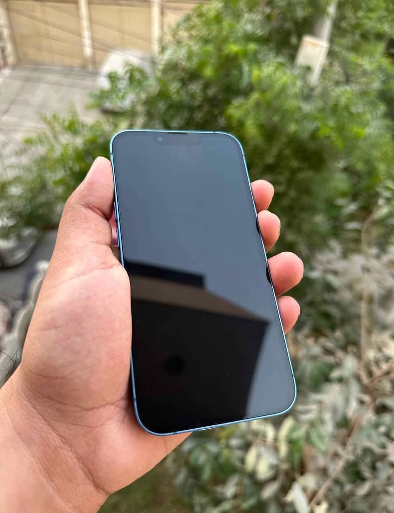 Apple iPhone 13 1
