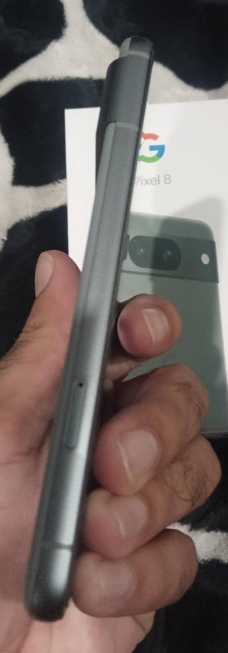 Google Pixel 8 4