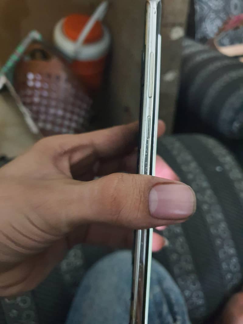 Samsung Mobile Note 8 6