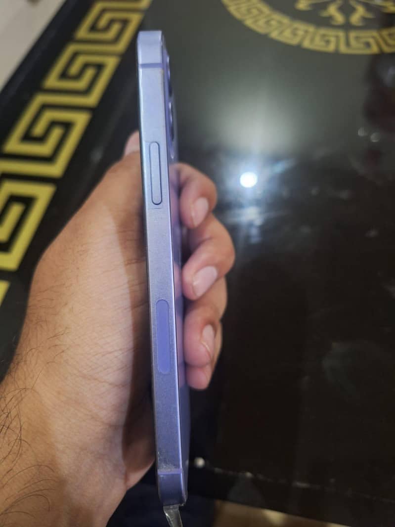 Apple iPhone 12 3