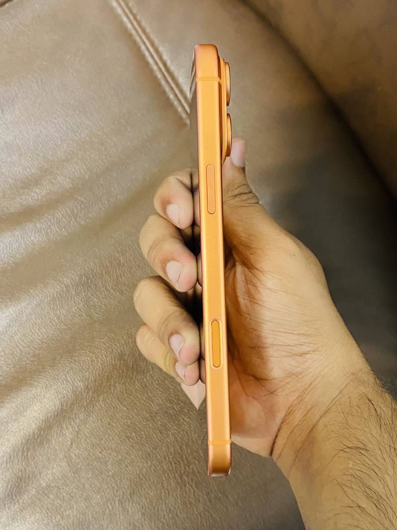 Apple iPhone 17 Pro Max 4