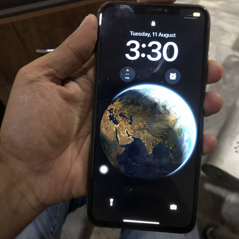 Apple iPhone XS Max 4