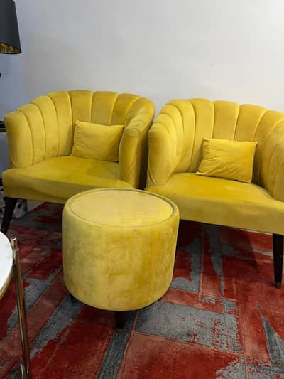 coffee table chairs