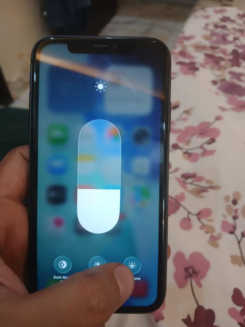 Apple iPhone 11 7
