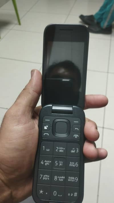 Nokia 2660 flip mobile