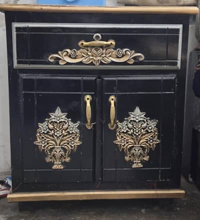 black and gold bed set