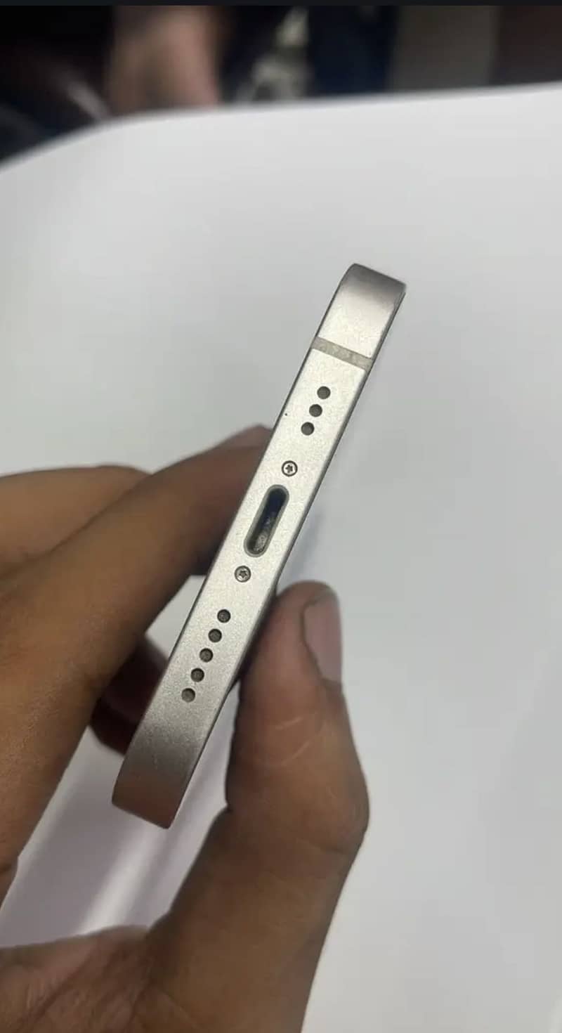 Apple iPhone 12 3