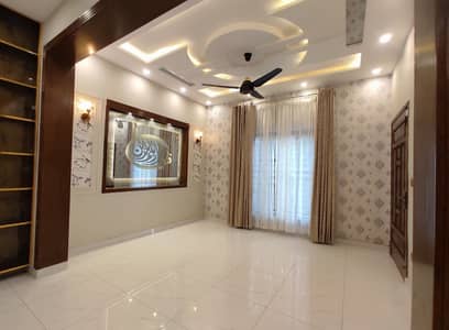 Spacious 10 Marla Family House for Rent in Sector E, Bahria Town Lahore