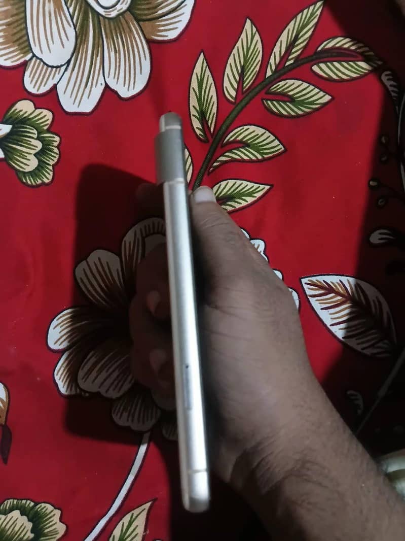 Google Pixel 8 2