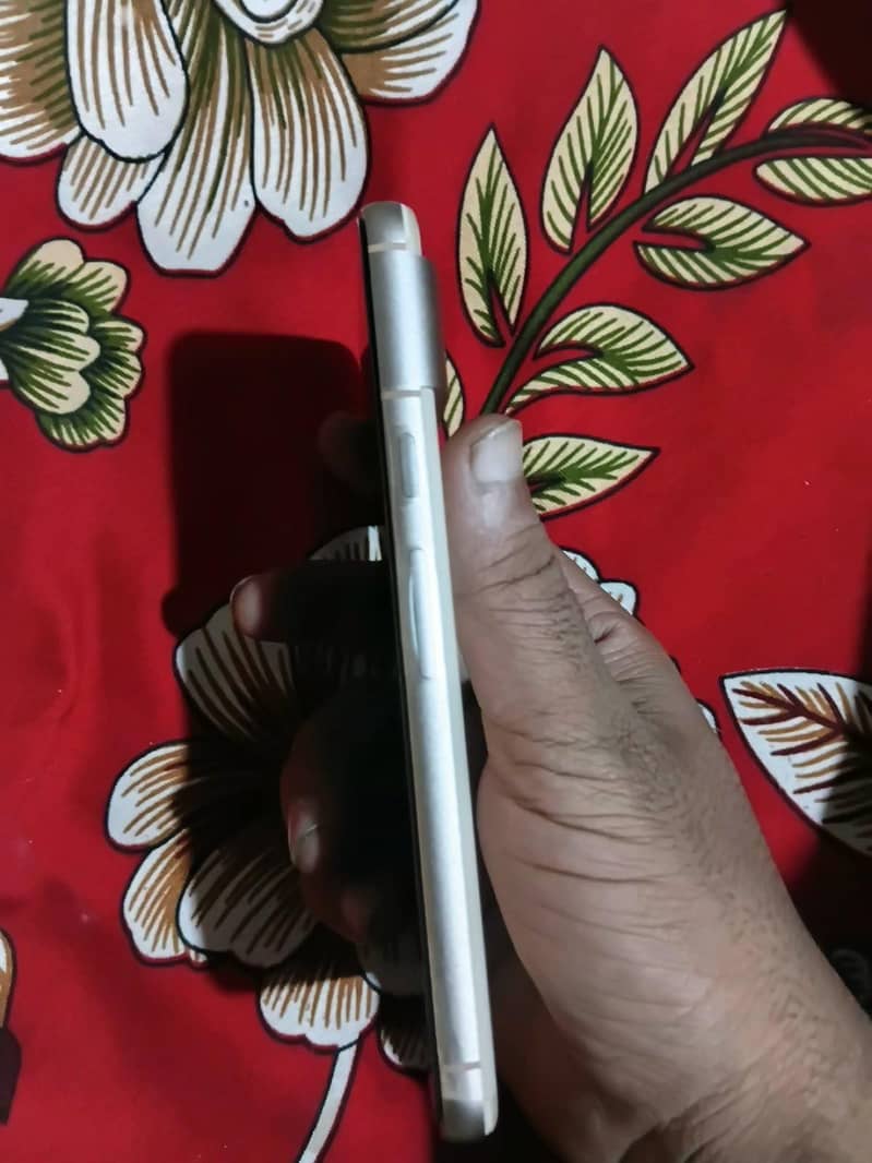 Google Pixel 8 3
