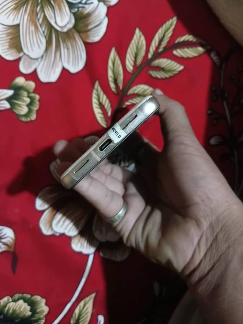 Google Pixel 8 5