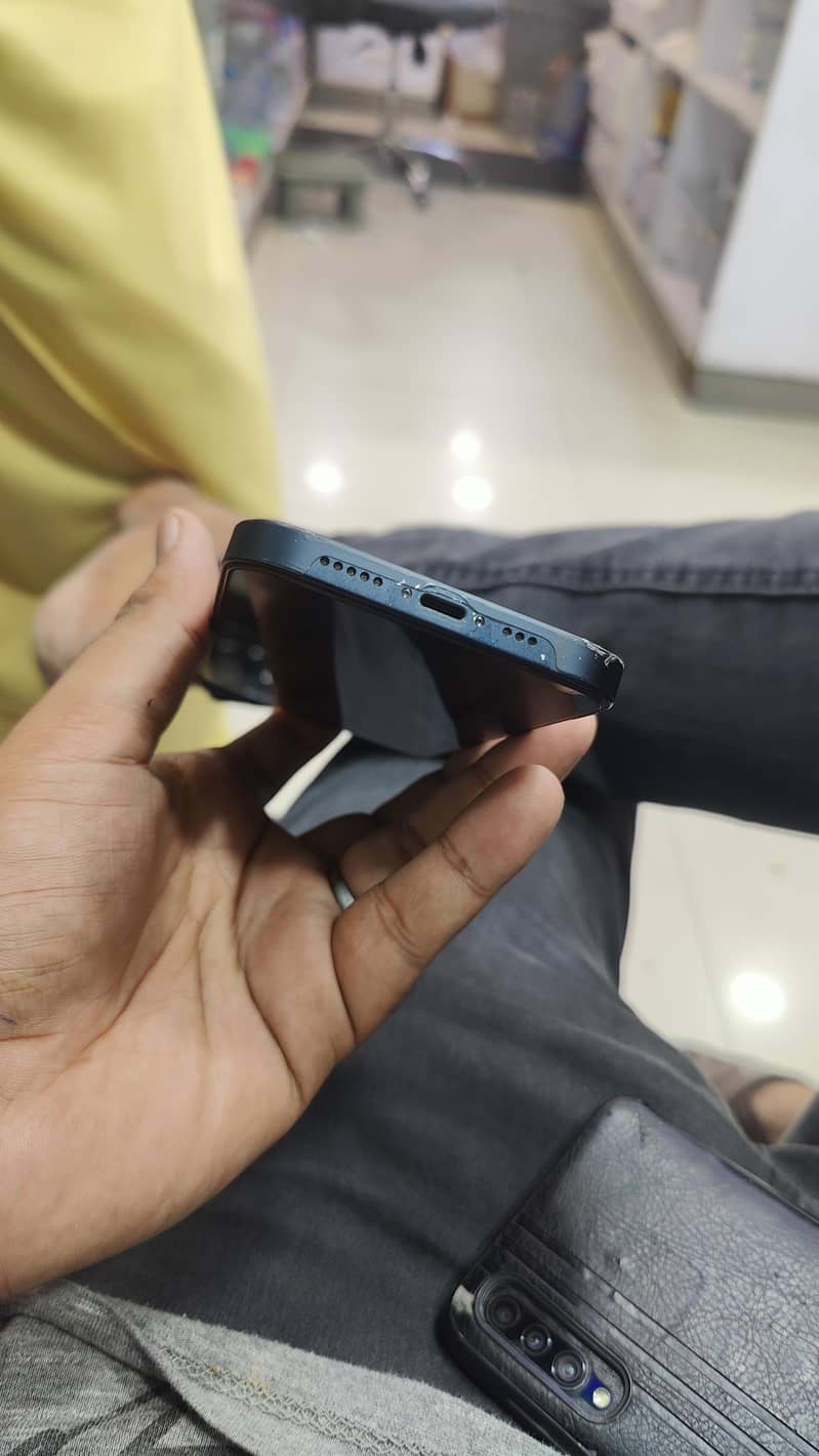 Apple iPhone 13 1
