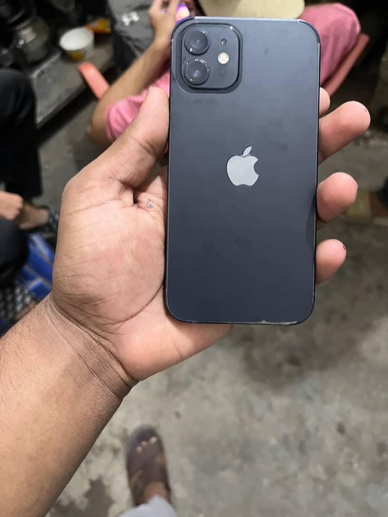 Apple iPhone 12 3
