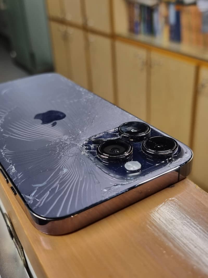 Apple iPhone 14 Pro Max 1