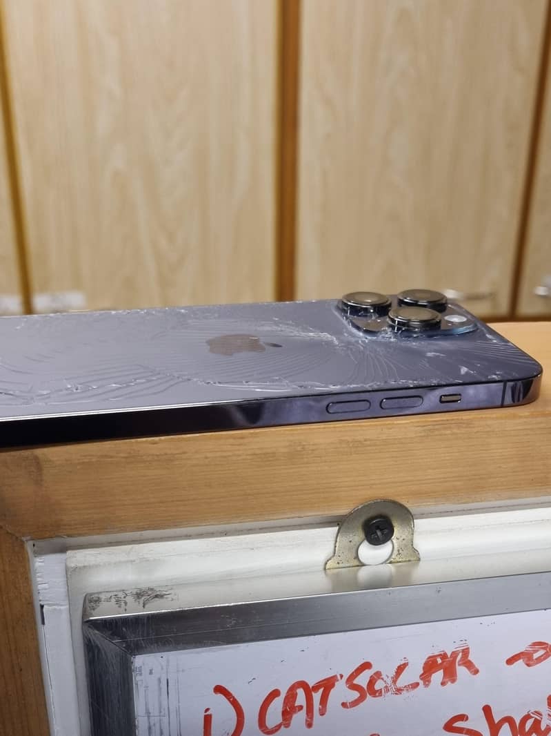 Apple iPhone 14 Pro Max 2
