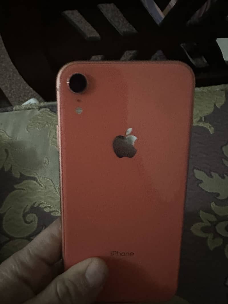 Apple iPhone XR 4