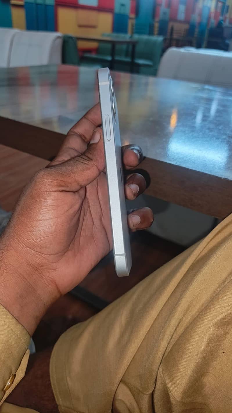 Apple iPhone 12 0