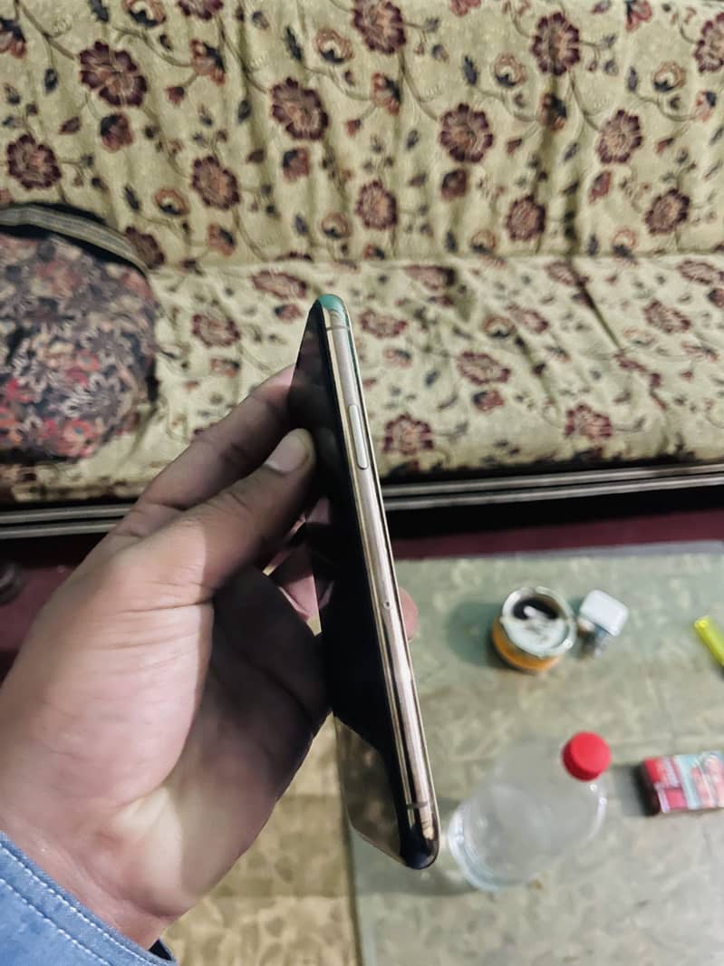 Apple iPhone 11 Pro 2